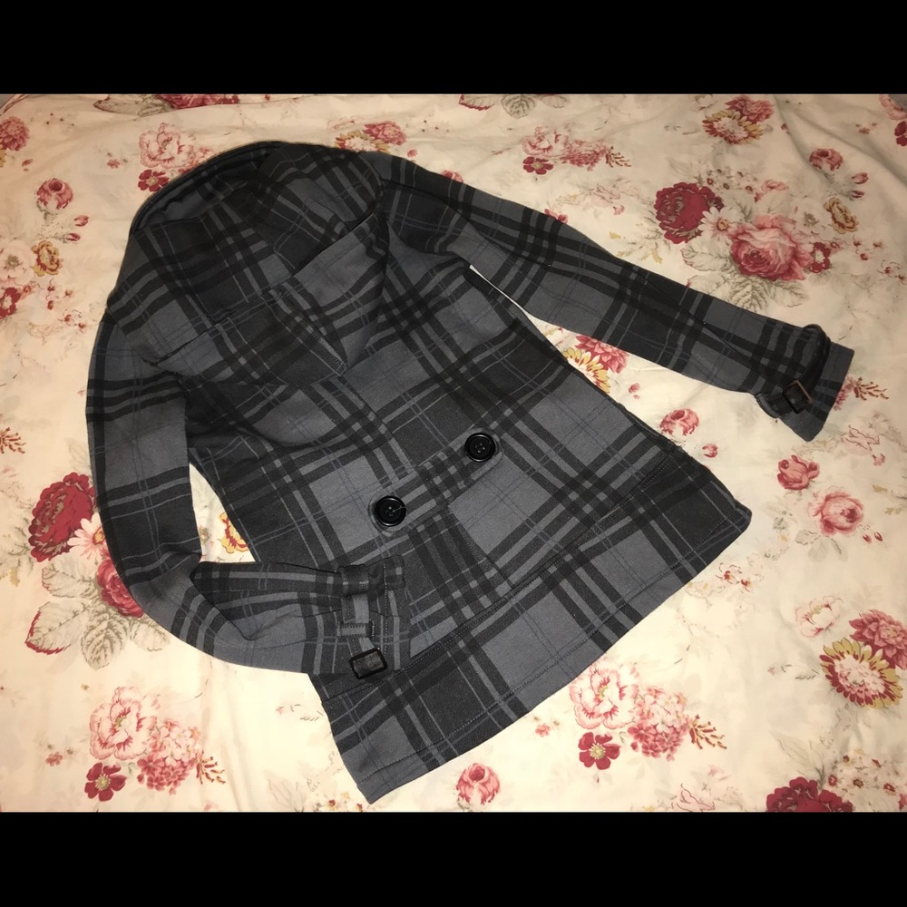 Gray And Black Jacket - image 4